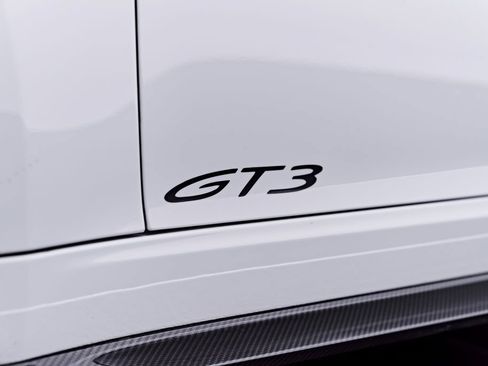 Used 2018 Porsche 911 GT3 RWD image 28