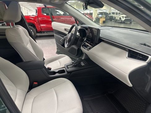 Certified 2026 Toyota Corolla Cross LE w/ Moonroof Package image 25