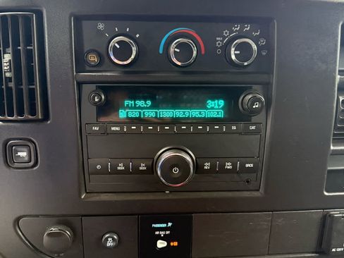 Used 2024 GMC Savana 2500 w/ Driver Convenience Package image 15