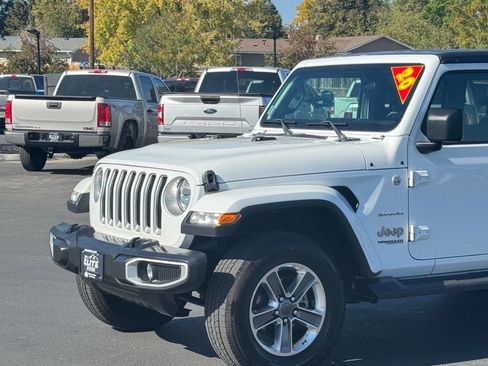 Used 2020 Jeep Wrangler Unlimited Sahara image 7