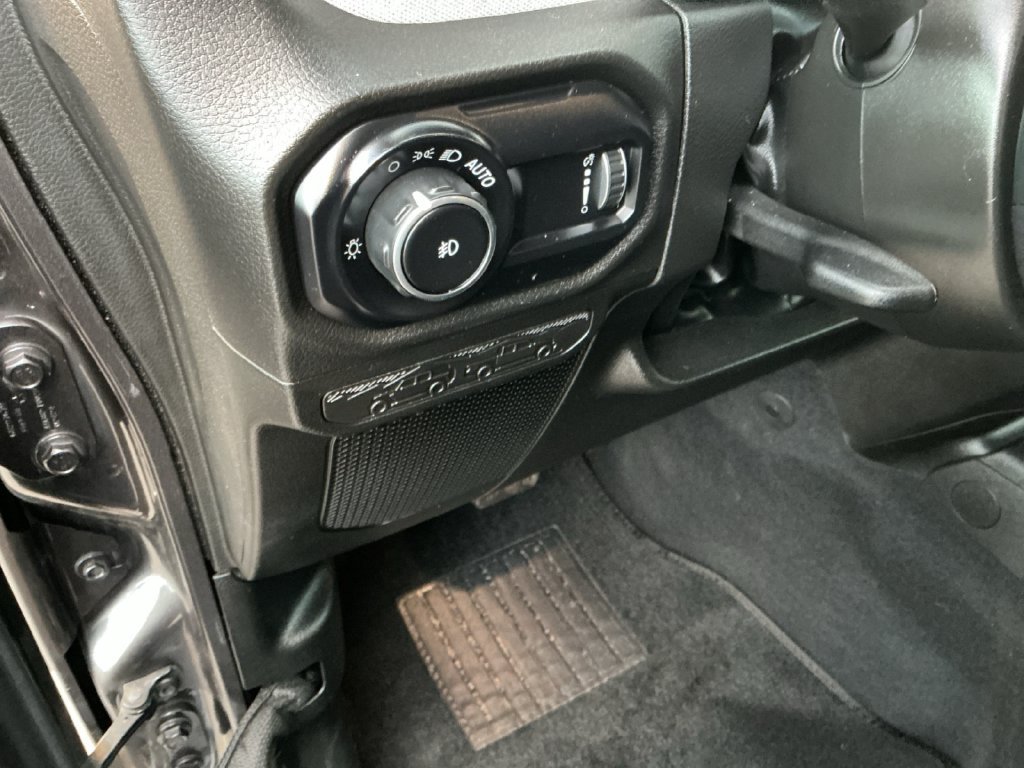 Used 2025 Jeep Wrangler Unlimited Sport AWD/4WD image 32