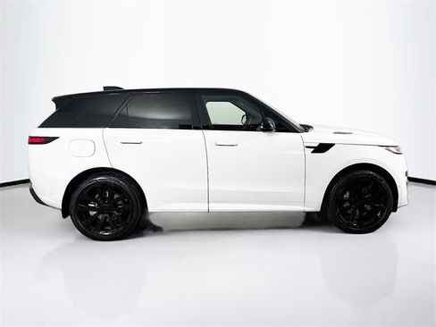 New 2026 Land Rover Range Rover Sport Dynamic SE image 4