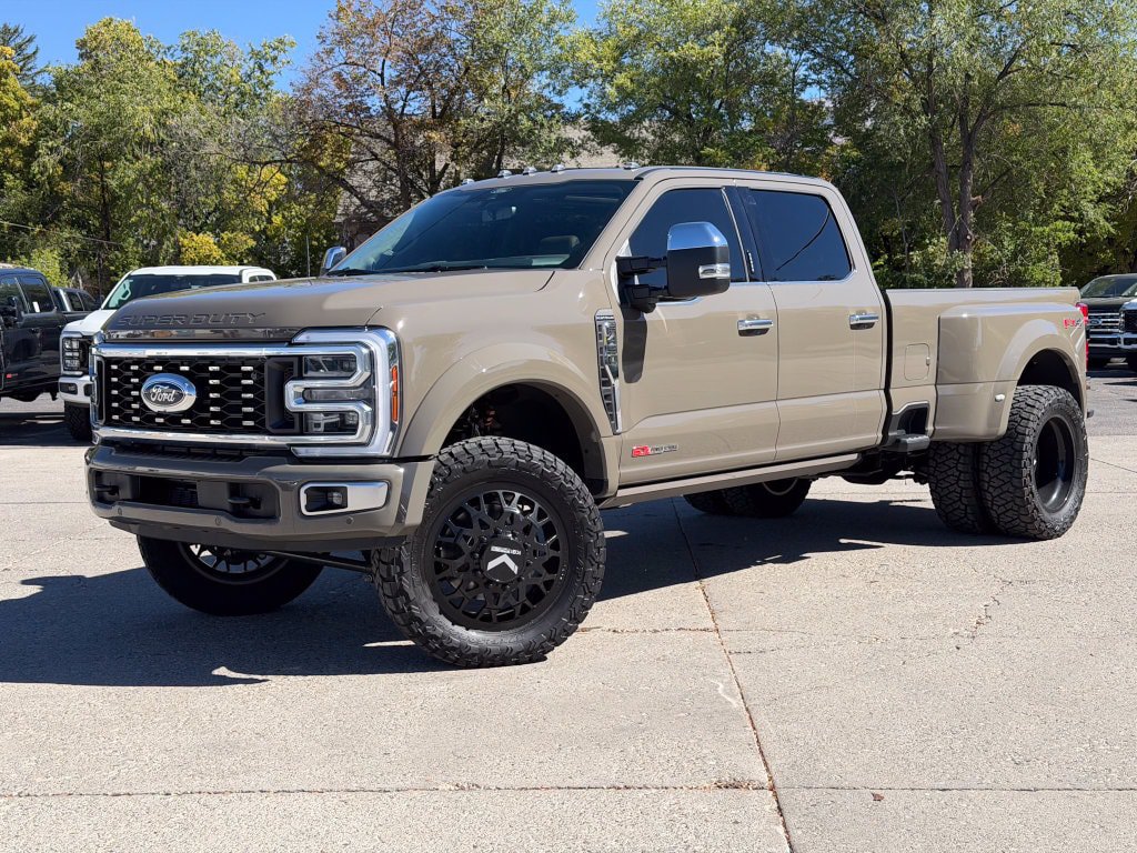 Used 2026 Ford F450 Platinum w/ Platinum Plus Package AWD/4WD image 1