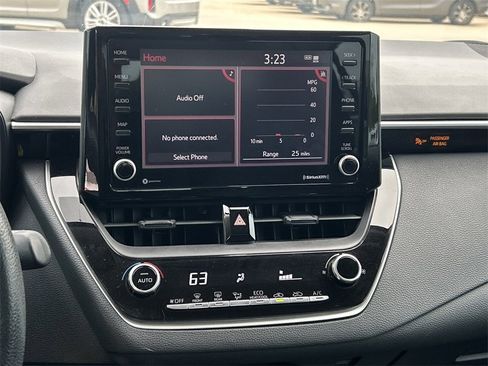 Used 2022 Toyota Corolla LE image 19