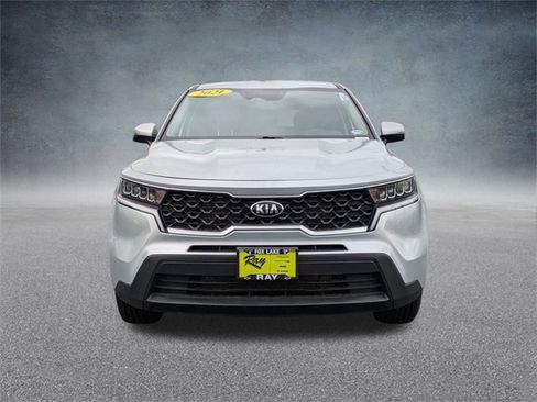 Used 2021 Kia Sorento LX image 9