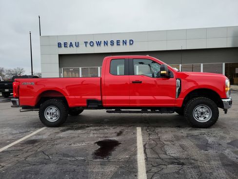 New 2026 Ford F250 XL w/ XL Off-Road Package image 3