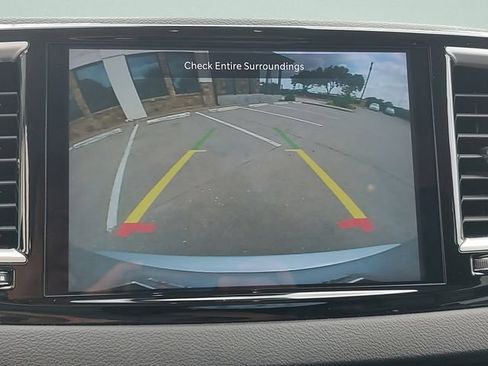 Certified 2024 Chrysler Pacifica Touring-L FWD image 16