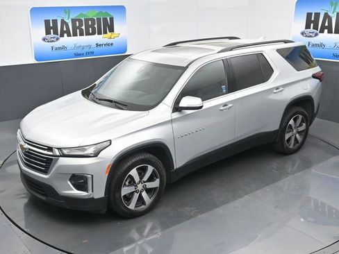 Used 2022 Chevrolet Traverse LT w/ LT Premium Package FWD image 26