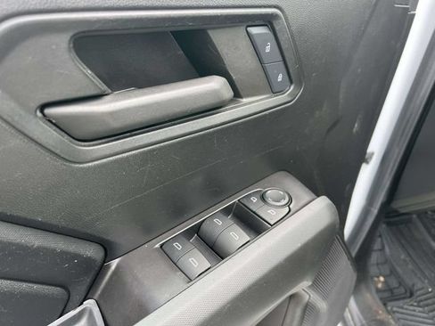 Used 2024 Chevrolet Colorado W/T RWD image 18