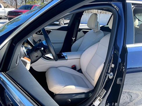 Used 2022 Mercedes-Benz C 300 C 300 w/ Exclusive Trim Package image 8