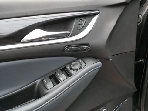 Used 2024 Buick Enclave Premium image 16