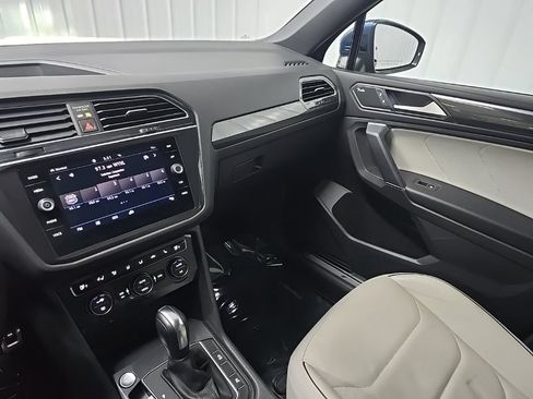 Used 2020 Volkswagen Tiguan SEL Premium R-Line w/ 3rd Row Seat Package AWD/4WD image 26