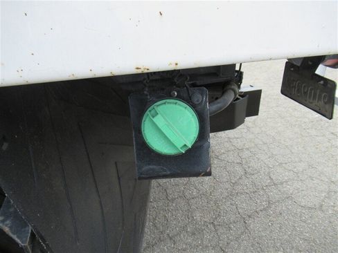 Used 2017 Ford F550 2WD Regular Cab Super Duty image 25