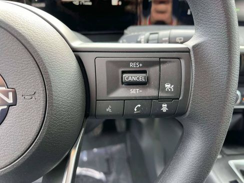 Used 2025 Nissan Kicks SV FWD image 17
