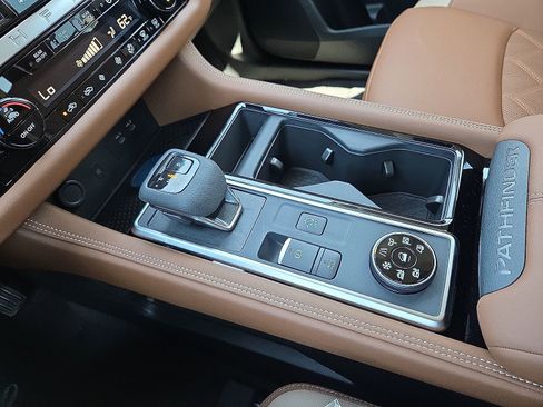 New 2026 Nissan Pathfinder Platinum AWD/4WD image 25