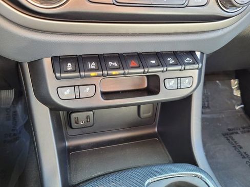 Used 2021 Chevrolet Colorado Z71 w/ Z71 Midnight Edition image 29