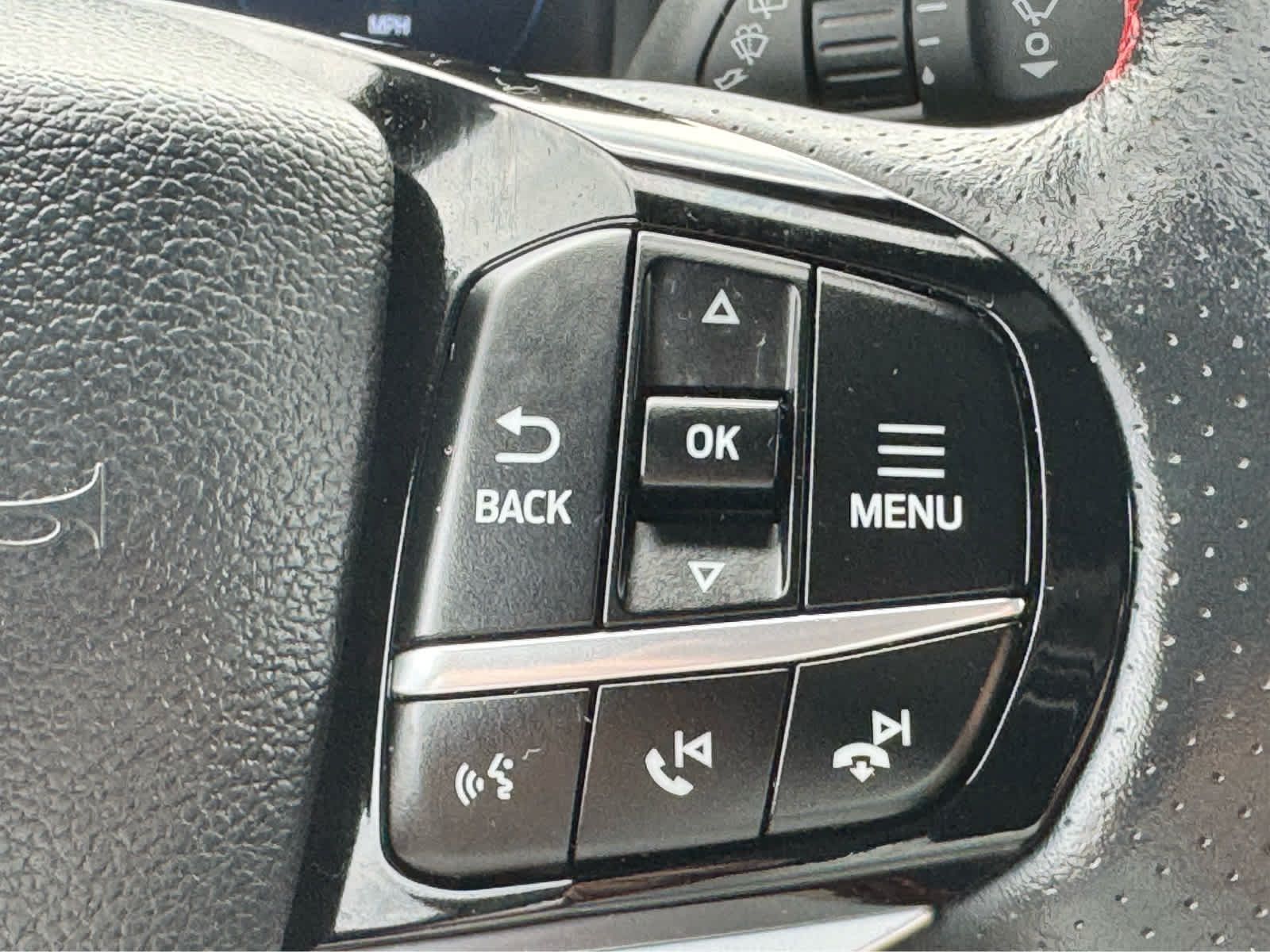 Used 2025 Ford Explorer ST-Line w/ ST-Line Street Pack AWD/4WD image 21