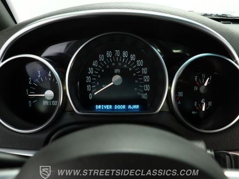 Used 2006 Chevrolet SSR w/ Preferred Equipment Group image 37