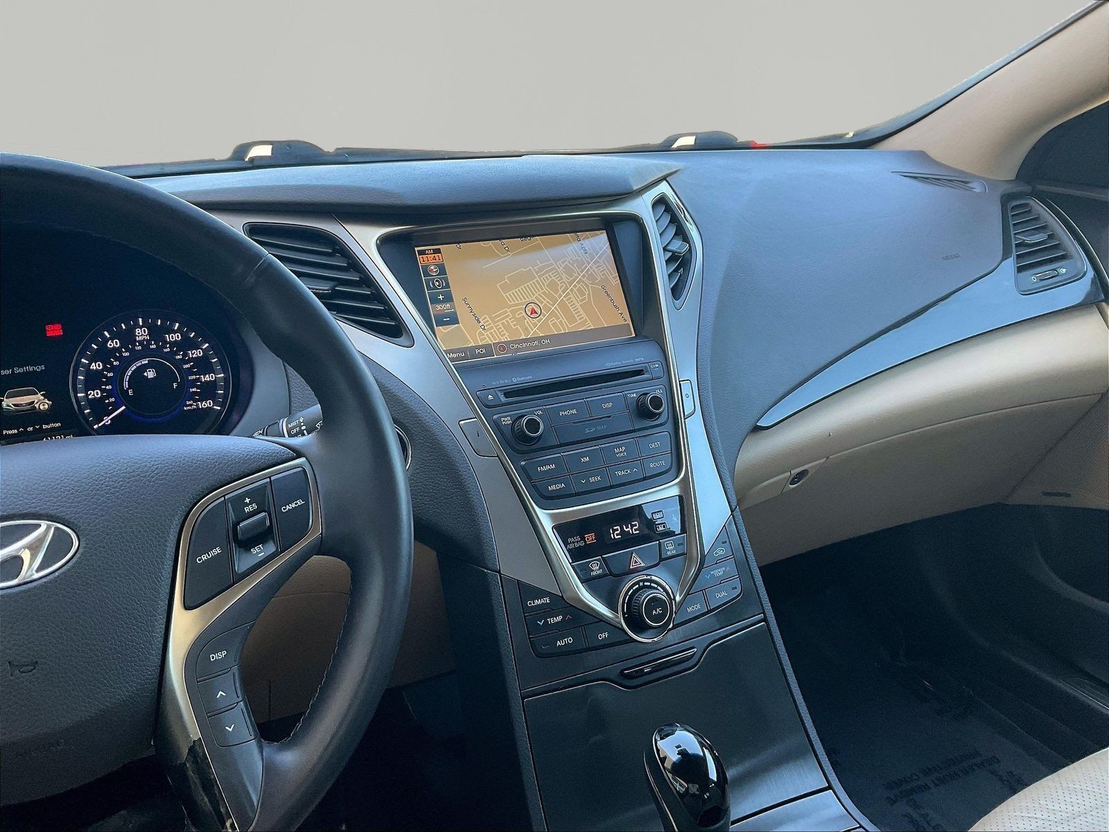 Used 2014 Hyundai Azera Limited w/ Option Group 02 FWD image 9