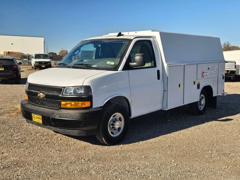 New 2025 Chevrolet Express 3500 w/ Power Convenience Package RWD image 7