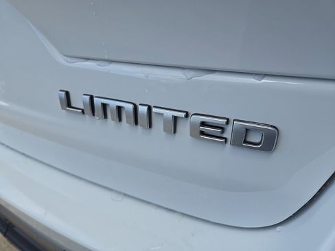 New 2026 Jeep Grand Cherokee Limited image 23