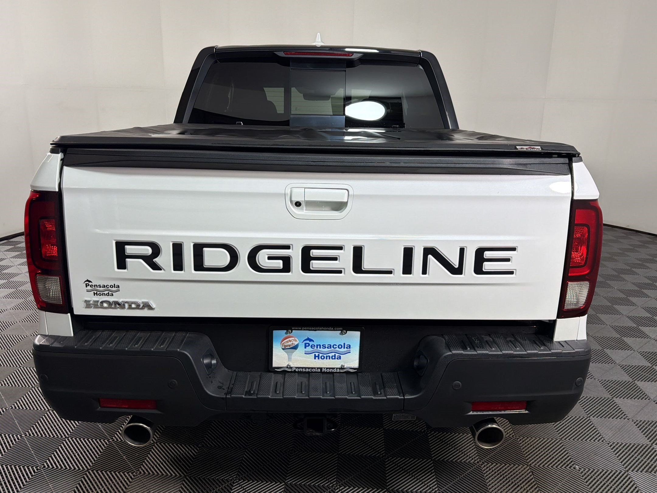 Used 2025 Honda Ridgeline Black Edition image 8