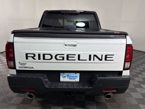 Used 2025 Honda Ridgeline Black Edition image 8