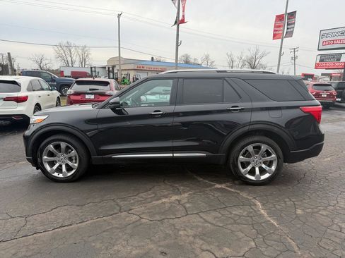 Used 2020 Ford Explorer Platinum w/ Premium Technology Package image 4