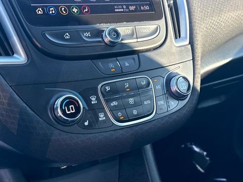 Used 2023 Chevrolet Malibu LT FWD image 19