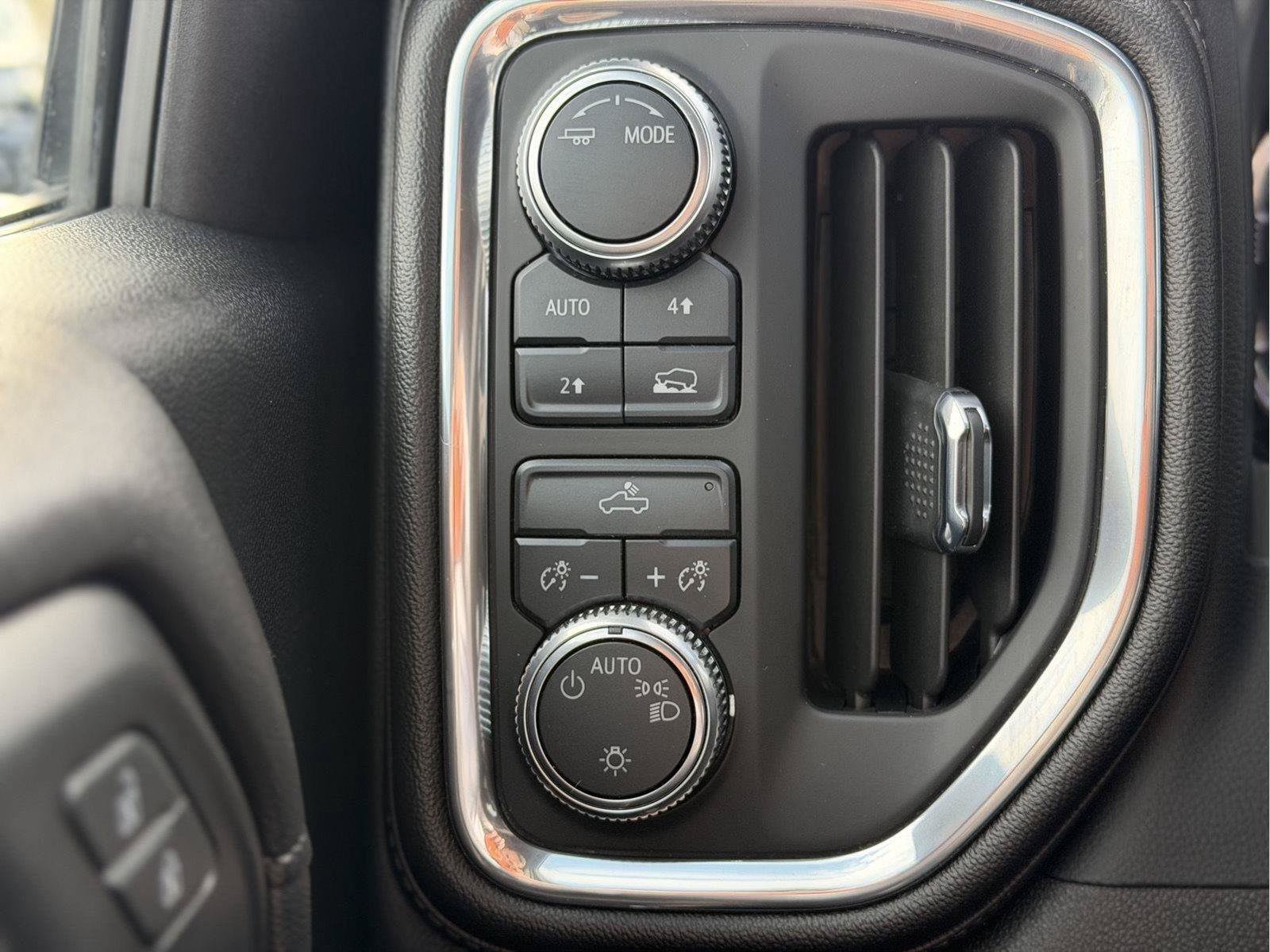 Used 2020 GMC Sierra 1500 SLE w/ SLE Value Package AWD/4WD image 33
