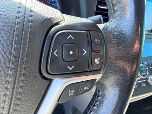 Used 2020 Toyota Sienna XLE w/ XLE Navigation Package FWD image 20
