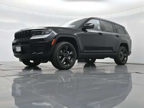 New 2025 Jeep Grand Cherokee L Altitude image 46