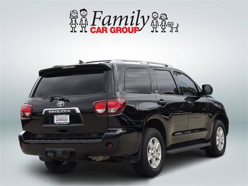Used 2020 Toyota Sequoia SR5 image 4