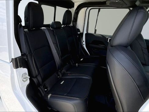 New 2025 Jeep Gladiator Sport AWD/4WD image 11