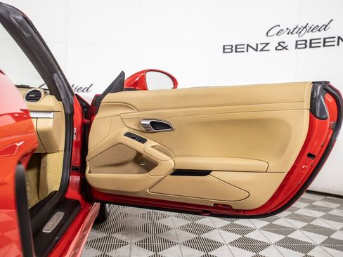 Used 2017 Porsche 718 Boxster RWD image 21