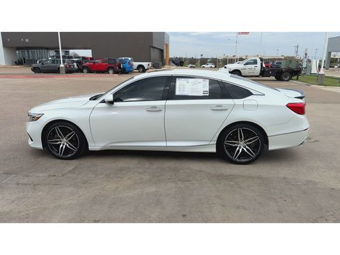 Used 2022 Honda Accord Touring image 5