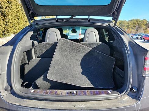 Used 2023 Tesla Model X image 9