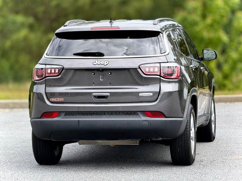 Used 2018 Jeep Compass Latitude FWD image 6
