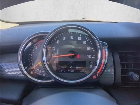 Used 2019 MINI Cooper 2-Door Hardtop w/ Storage Package image 6