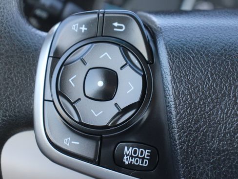 Used 2014 Toyota Camry LE FWD image 23