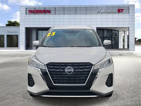 Certified 2023 Nissan Kicks SV image 2