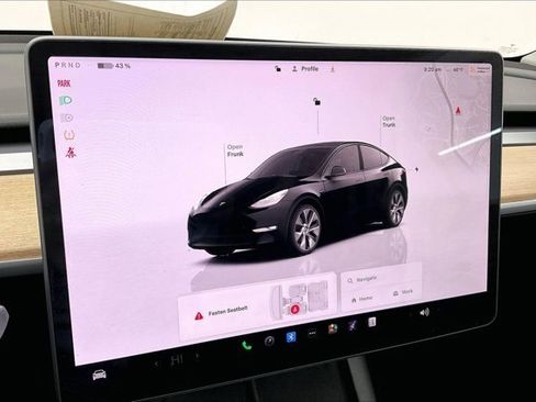 Used 2022 Tesla Model Y Long Range image 35