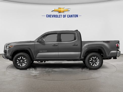 Used 2021 Toyota Tacoma TRD Off-Road AWD/4WD image 3