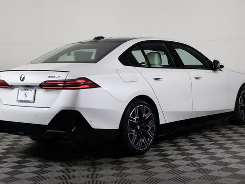 New 2026 BMW i5 eDrive40 w/ M Sport Package image 2
