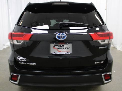 Used 2019 Toyota Highlander Limited Platinum image 6