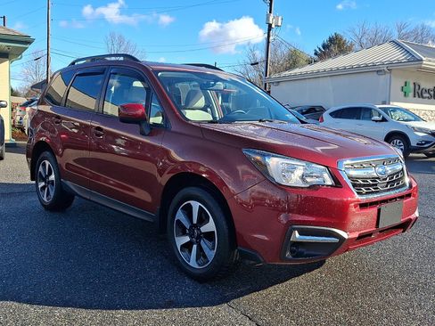 Used 2017 Subaru Forester 2.5i Premium w/ All-Weather Package image 3