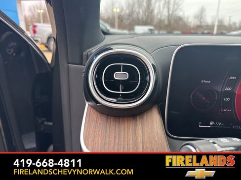 Used 2023 Mercedes-Benz GLC 300 4MATIC image 11