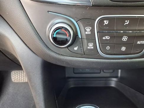 Used 2019 Chevrolet Equinox LT image 13