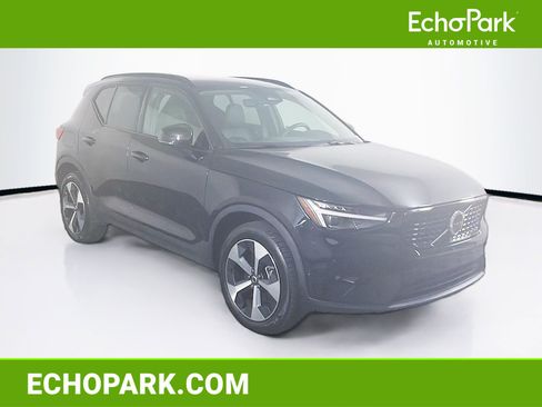 Used 2026 Volvo XC40 B5 Plus AWD/4WD image 1