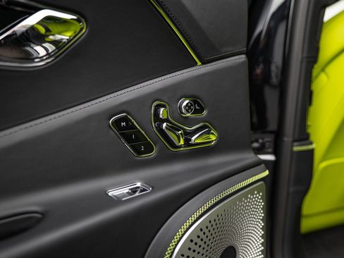 Used 2024 Bentley Flying Spur S V8 image 22